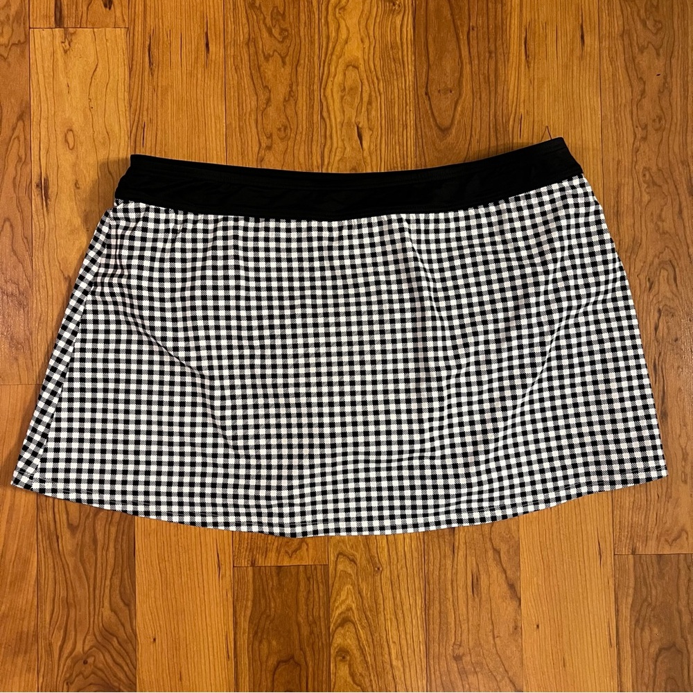 Lands’ End 18W Black/White Tummy Control Swim Skirt, Excellent Condition - Picture 2 of 6